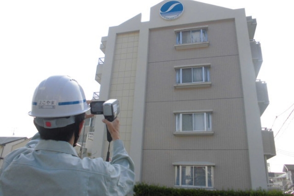 ヤブ原産業仙台支店は外壁の赤外線調査を行っています。